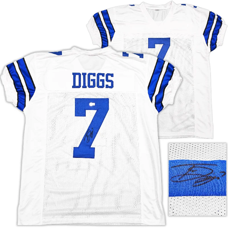 Dallas Cowboys Trevon Diggs Autographed White Jersey Beckett BAS QR