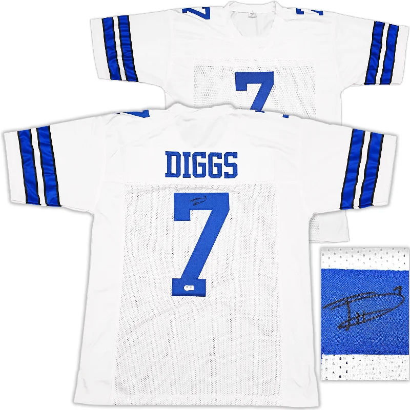 Dallas Cowboys Trevon Diggs Autographed White Jersey Beckett BAS QR